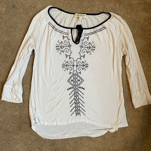 🌸 Embroidered 3/4 Sleeve Shirt